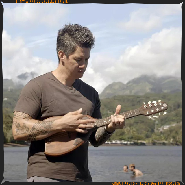 ukulele illustration 08